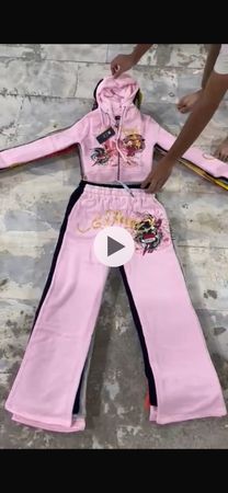 Maßgeschneiderte Auswahl Ed Hardy 86 Teile + 8 Geschenke