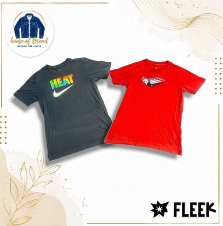 Nike crew neck t shirts