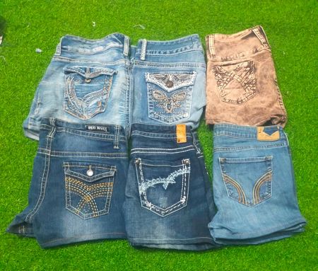 MAURICES  AND OTHER MIX BRANDS MINI SHORTS (C 208)