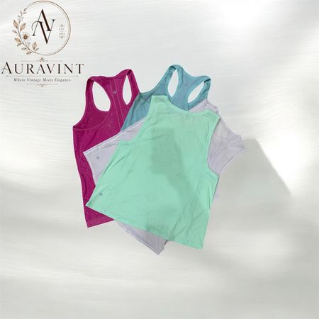 AV 1558 / 1 Lululemon Tank-top