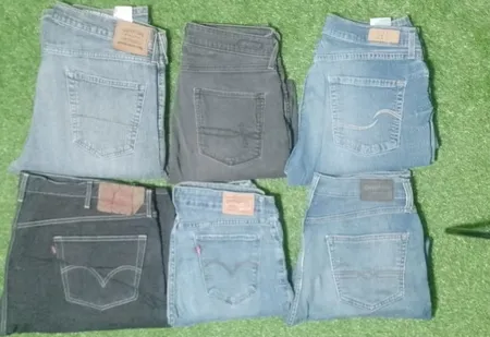 JEANS LEVI’S ET AUTRES MARQUES MIXTES (ID 1521)