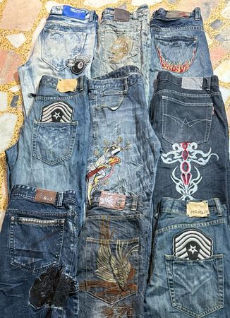 Pacchetto di jeans in stile giapponese con tatuaggi