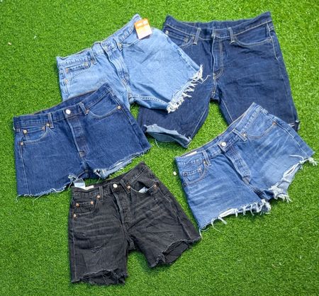 6793 - Levi's Shorts