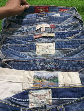 PREMIERE AND OTHER MIX BRANDS JEANS (B 181)
