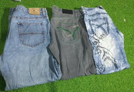 U.S. POLO ASSN. UND ANDERE MIX-MARKEN JEANS (A 250)
