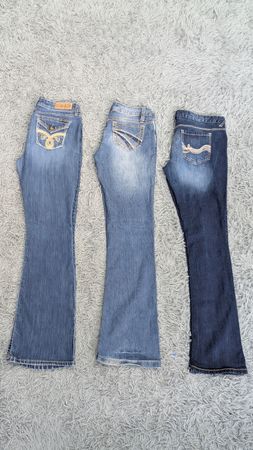 ***Y2K Flare Jeans – Detailed Embroidery & Denim Washes