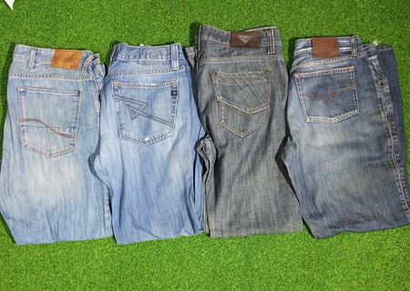 ROCK & REPUBLIC AND OTHER MIX BRANDS JEANS (A 246)