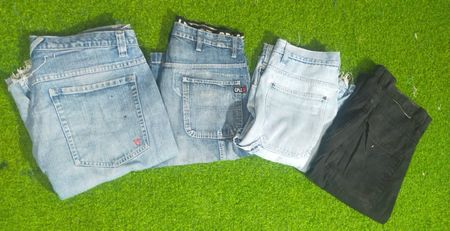 DODECA AND OTHER MIX BRANDS SHORTS (D 275)