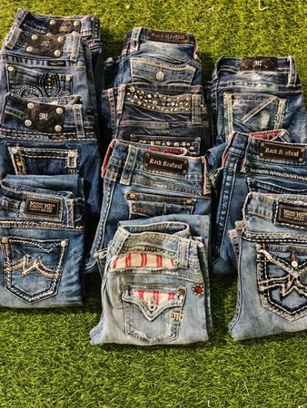 MISS ME & ROCK REVIVAL — DAMEN BOOTCUT DENIM

Premium Vintage