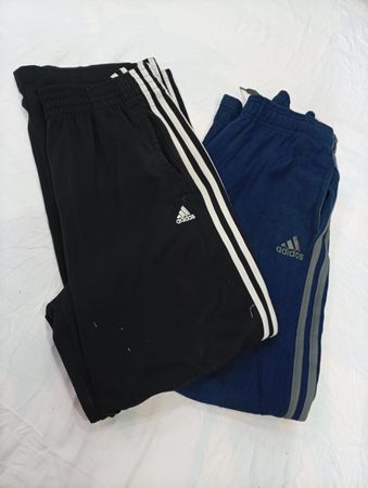 CR12663 Vintage Adidas Sports Trousers