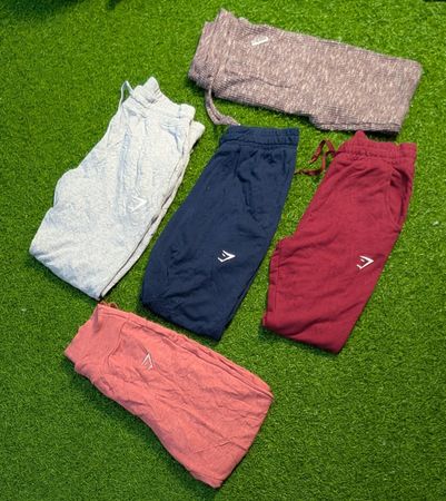6753 - Gymshark Calças de Fleece