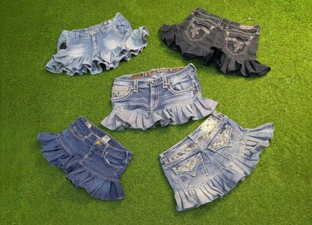 8068 - Miss me, True Religion e Rock Revival Mini Gonne di Jeans Riciclate.