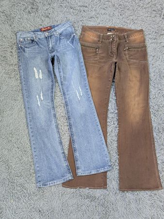 ***Jean à patte d'eph brodé Y2K – Mélange de denim évasé
