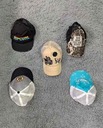 **Classic Trucker Hats – Casual Fashion Mix**