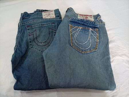 CR12657 Vintage True Religion Herrenjeans