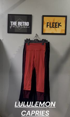 #844 LULULEMON CAPRI LEGGINGS