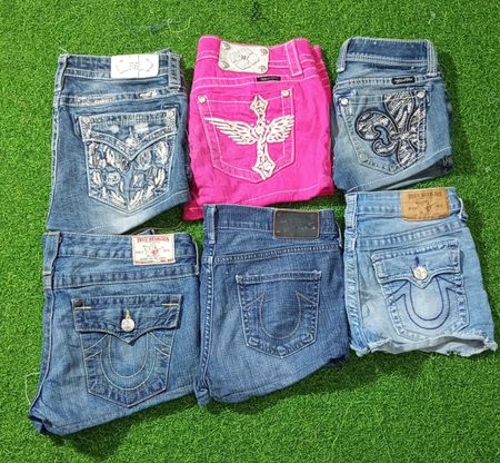 MISS ME , TRUE RELIGION MINI SHORTS  (M 025)
