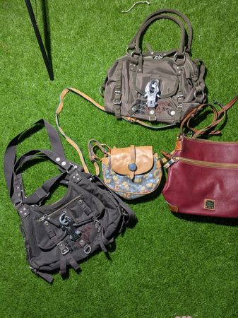 GGL und DOONEY BOURKE markierte Taschen