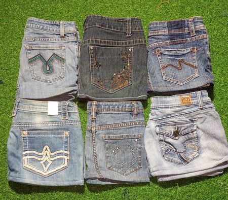 MAURICES AND OTHER MIX BRANDS MINI SKIRTS (C 330)