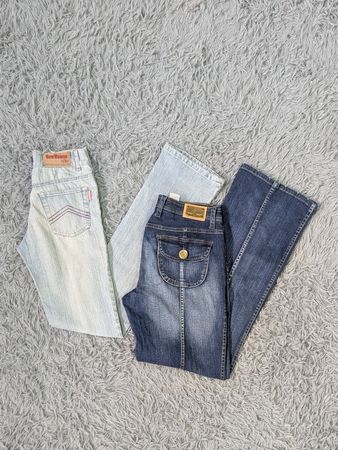 ***Y2K Flared Embroidered Jeans – Statement 2000s Fashion