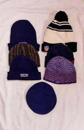 5 piece patagonia or 2 piece NFL WARM HAT branded caps