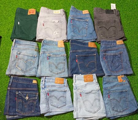 LEVI’S AND OTHER MIX BRANDS MINI SKIRTS  (Z 008)
