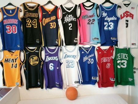 Maglietta sportiva NBA e NFL anni '90