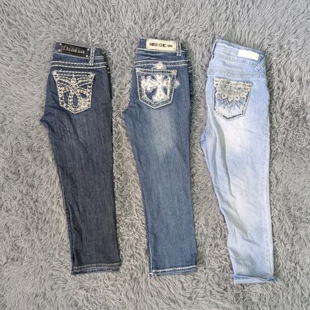 ***Y2K Cropped Denim Jeans