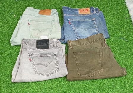 LEVI'S MEN WEAR SHORTS (S 197)