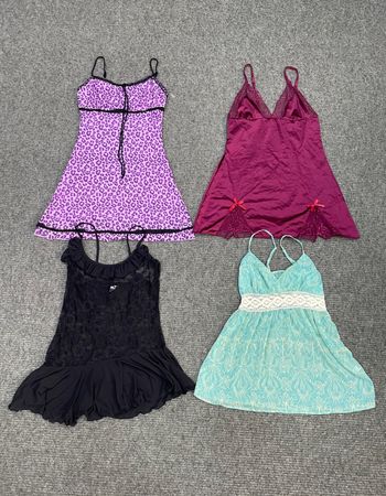 🔴 Y2K Cami Tops - (04/09)
