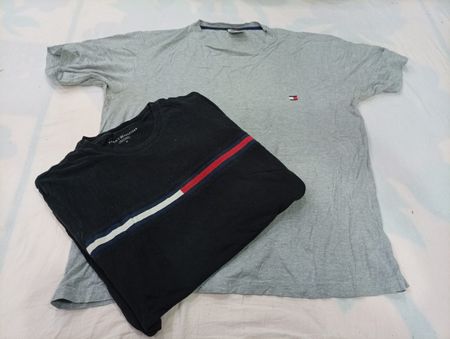 CR11270 Vintage Tommy Hilfiger T-Shirts
