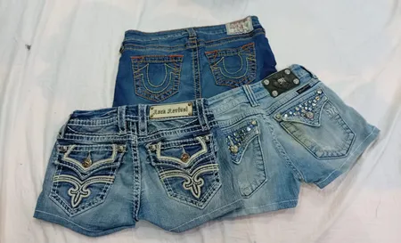 CR11650 REWORKED MIX-BRANDED MINI DENIM SHORTS