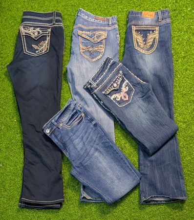 6770 - Embroidery Style Flare Jeans