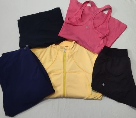 Lululemon Mix Bundle - Leggings, Trouser s, Capri, Bra, Combo, Jacket,T-Shirts & Tank

Top -Grade A/B 20Pcs | 09-352