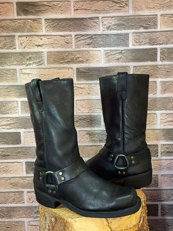 Custom handpick Western style Buckle boots