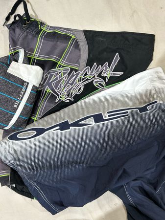 Branded Surfwear (1190)