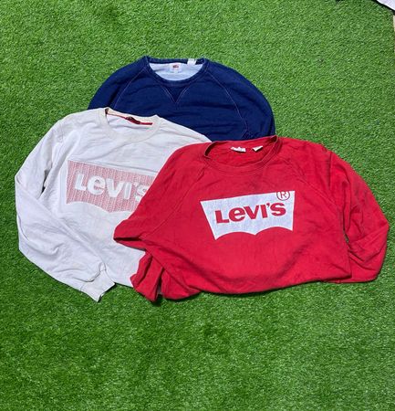 Levi's sweatshirt