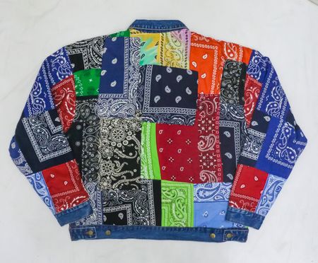 JACKSON CR2253 VESTE EN DENIM PATCHWORK BANDANA UP-CYCLÉE