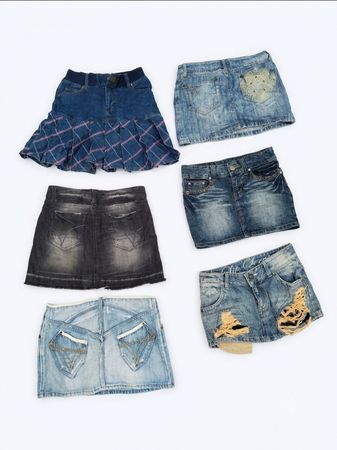 Y2K Streetwear Raw Hem Denim Skirts – Medium Wash
(VM-191)