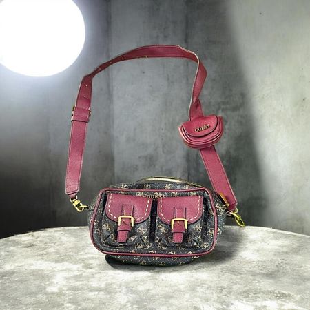Op vintage 304 Guess Bags