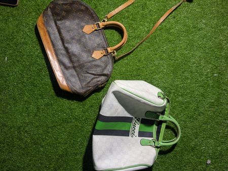 「GucciとLVのブランドバッグ」