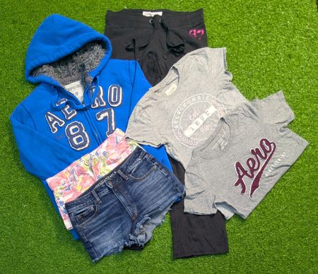 6863 - American Eagle, Aeropsotale, Hollister and Abercrombie Short, T-Shirts, Hoodies, Jacket and Trousers.