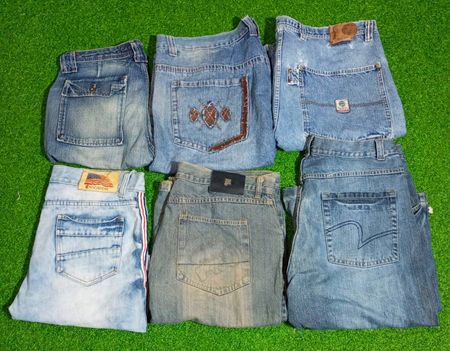 ROCAWEAR, PEPE JEANS AND OTHER MIX BRANDS JEANS (D 236)