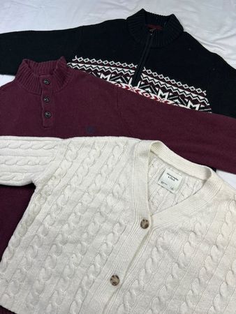 Mix branded sweater