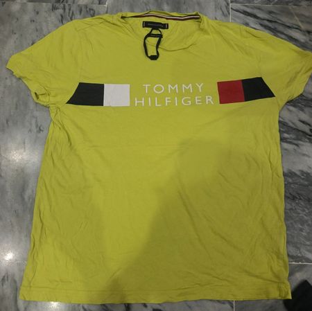 Tommy Hilfiger T shirt