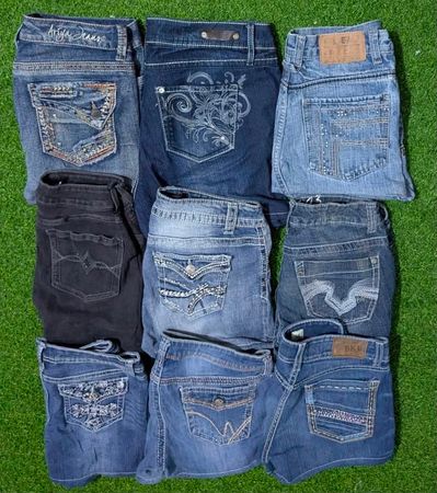 ARIYA JEANS ET AUTRES MARQUES MIX MINI SHORTS (C 217)