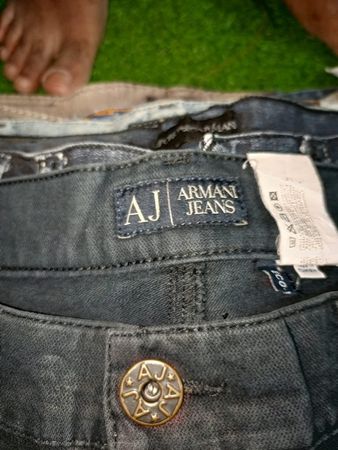ARMANI JEANS (A 208)