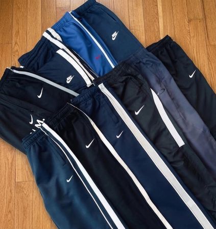 (NIKE TRACK PANTS)