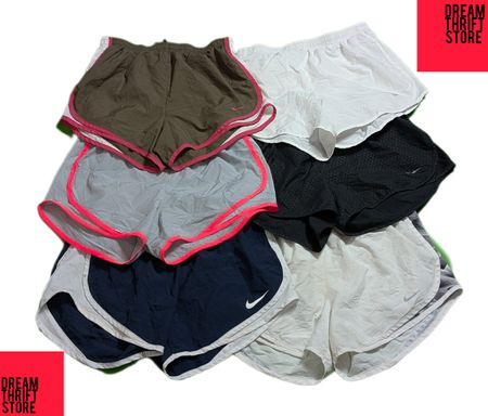 NIKE TRACKSHORTS FÜR FRAUEN