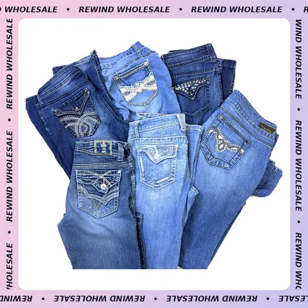 Jeans Bootcut e a Zampa d'Elefante Y2K | Decorati e Ricamati